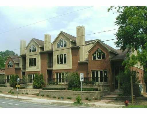 front view picture of 930 W Huron Street, Ann Arbor, MI. 48103
