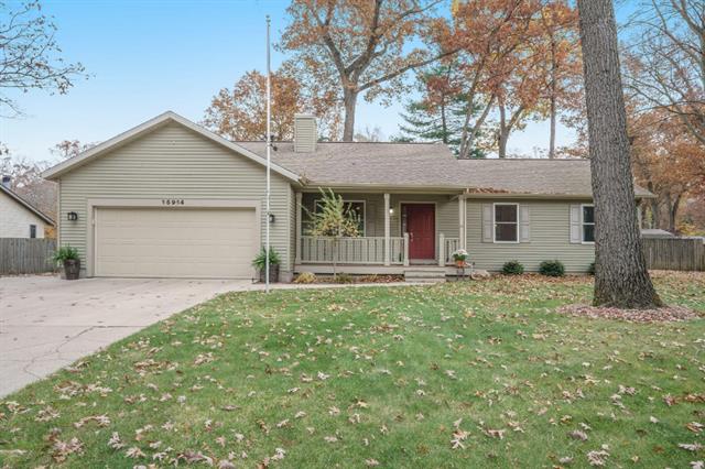 front view picture of 15914 Fern Avenue, Spring Lake, MI. 49456