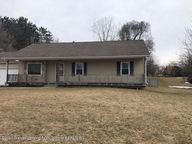 front view picture of 500 N Clearwater Drive, Perry, MI. 48872