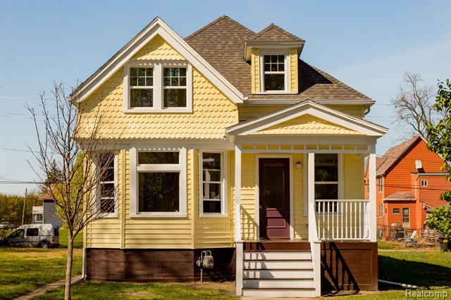 front view picture of 2431 Parker Street, Detroit, MI. 48214