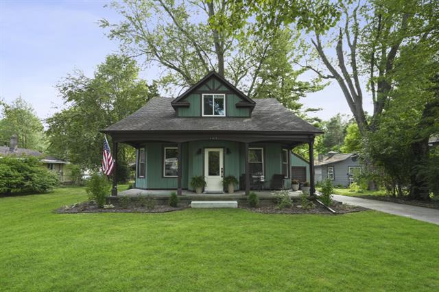front view picture of 2006 W 32Nd Street, Holland, MI. 49423