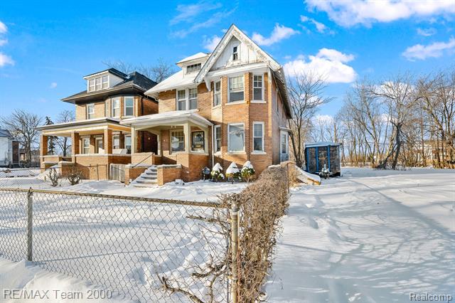 front view picture of 2187 Harding Street, Detroit, MI. 48214