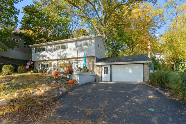 front view picture of 4371 Council Crest Lane, Battle Creek, MI. 49014