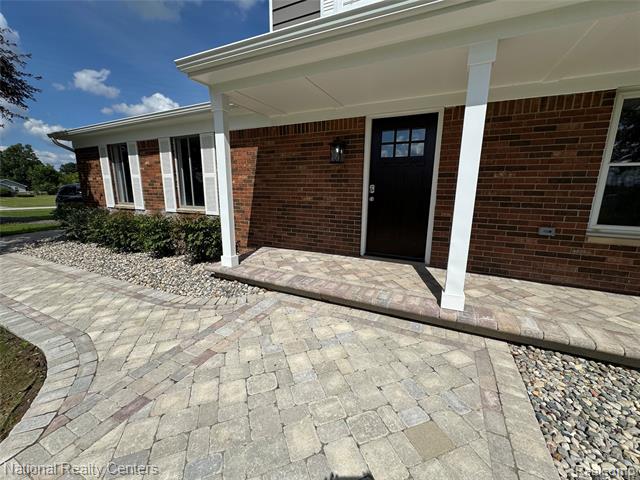front view picture of 4109 Loves Creek Drive, Howell, MI. 48843