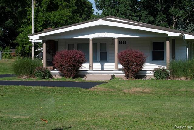 front view picture of 1400 Longfellow Avenue, Jackson, MI. 49202