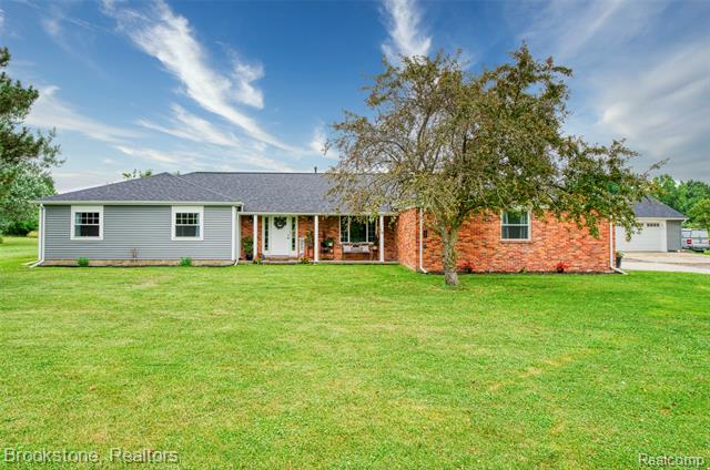 front view picture of 6245 Ray Road, Swartz Creek, MI. 48473