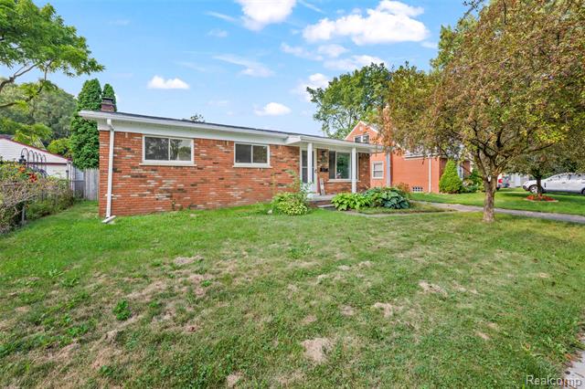 front view picture of 2420 E Lincoln Ave, Royal Oak, MI. 48067
