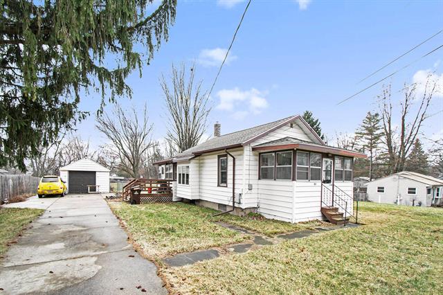 front view picture of 1015 Pearl Street, Lansing, MI. 48906