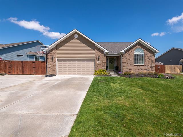 front view picture of 1510 Wind Dancer Trail, Tecumseh, MI. 49286