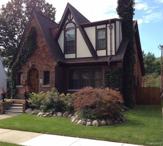 front view picture of 736 S Pleasant St, Royal Oak, MI. 48067