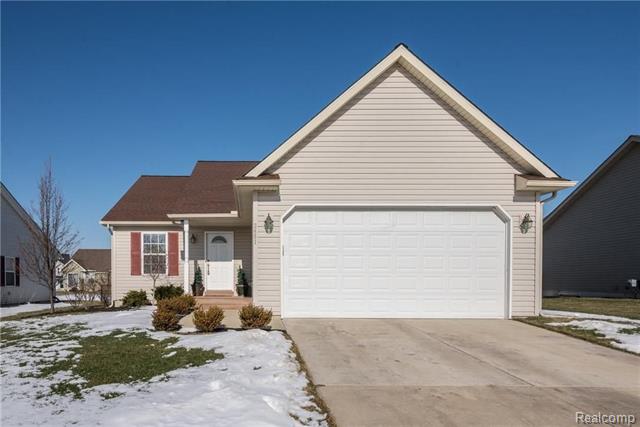 front view picture of 3451 Amber Oaks Drive, Howell, MI. 48855