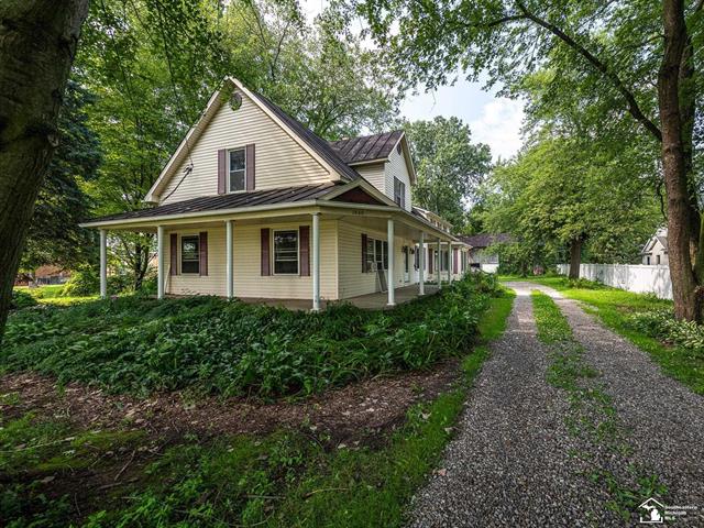 front view picture of 1660 W Sterns Road, Temperance, MI. 48182