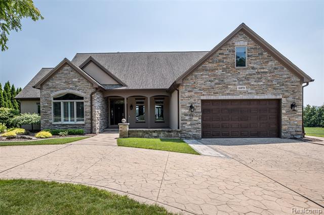 front view picture of 11473 Bay Shore Drive, Fenton, MI. 48430
