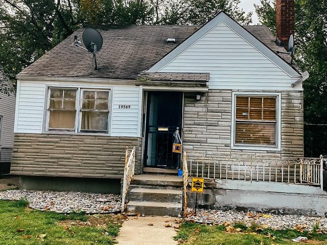 front view picture of 19569 Dresden Street, Detroit, MI. 48205