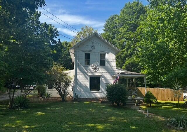 front view picture of 519 Hanover St, Concord, MI. 49237