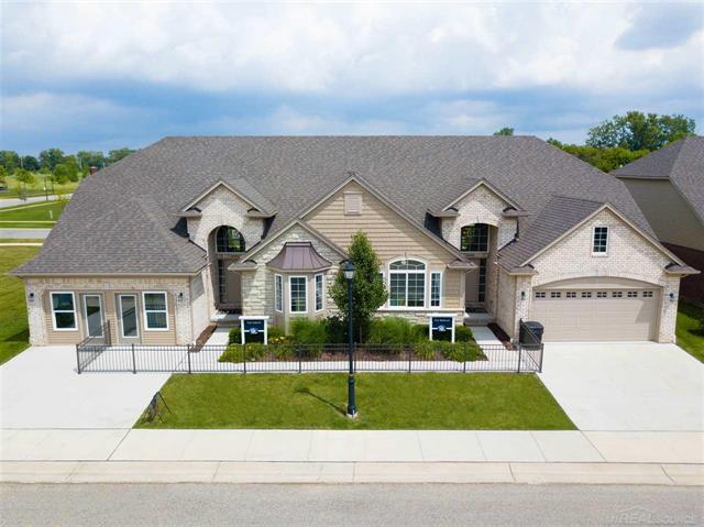 front view picture of 5121 Hawkseye Trace, Warren, MI. 48092