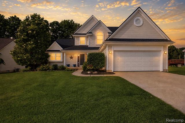 front view picture of 2067 Ashford Drive, Davison, MI. 48423