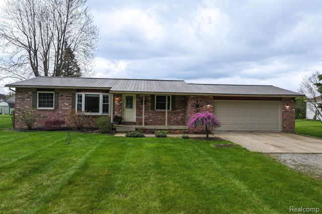 front view picture of 2124 Vernor Road, Lapeer, MI. 48446