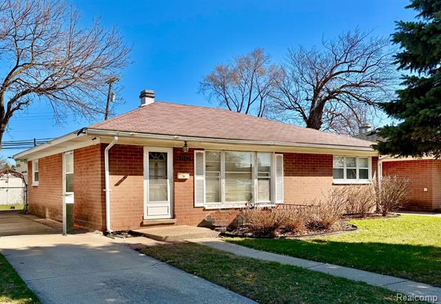front view picture of 1143 E Harwood Ave, Madison Heights, MI. 48071