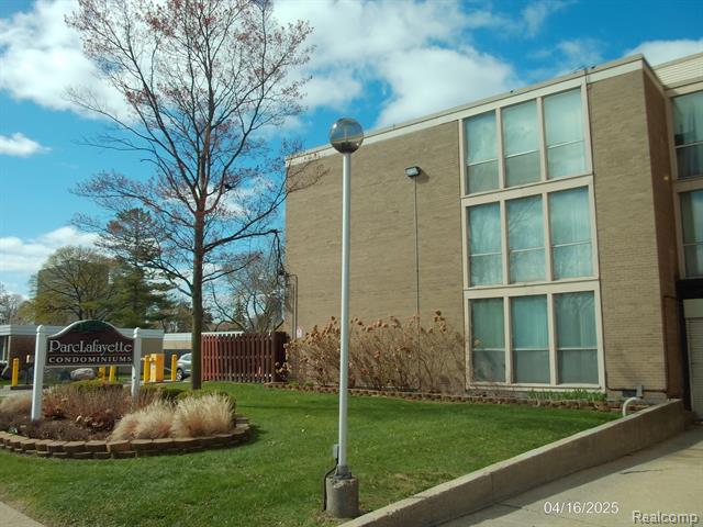 front view picture of 1941 Orleans Street, Detroit, MI. 48207