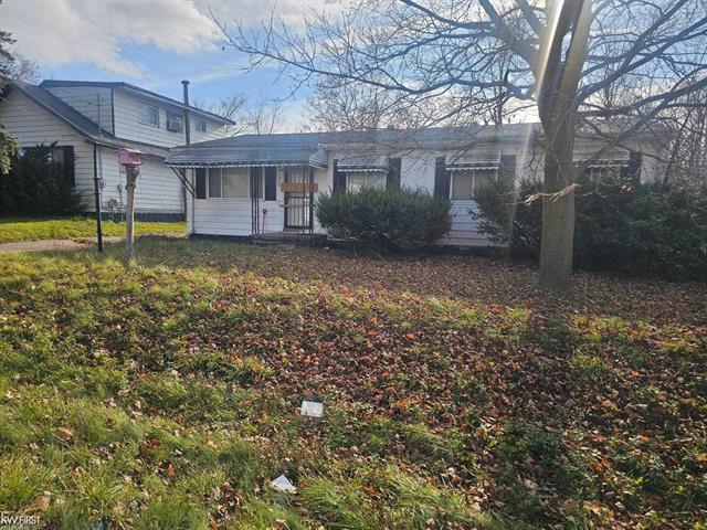 front view picture of 1359 W Princeton Avenue, Flint, MI. 48505