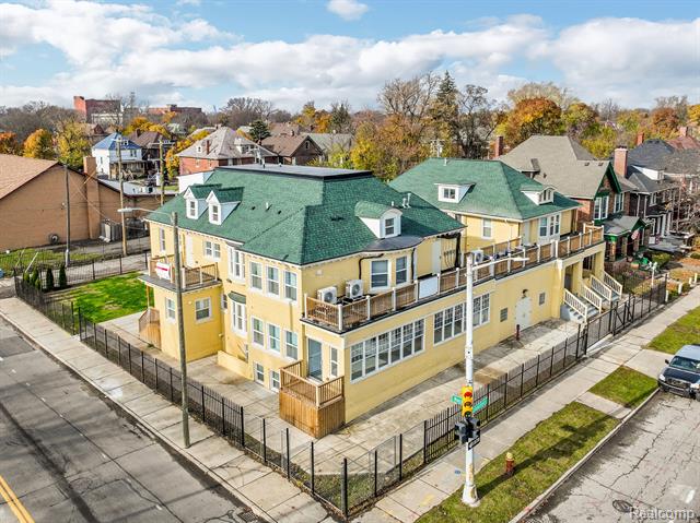 front view picture of 799 E Grand Boulevard, Detroit, MI. 48207