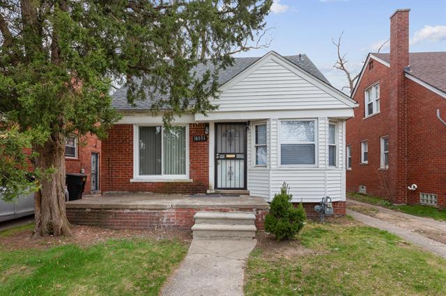 front view picture of 18031 Mendota St, Detroit, MI. 48221