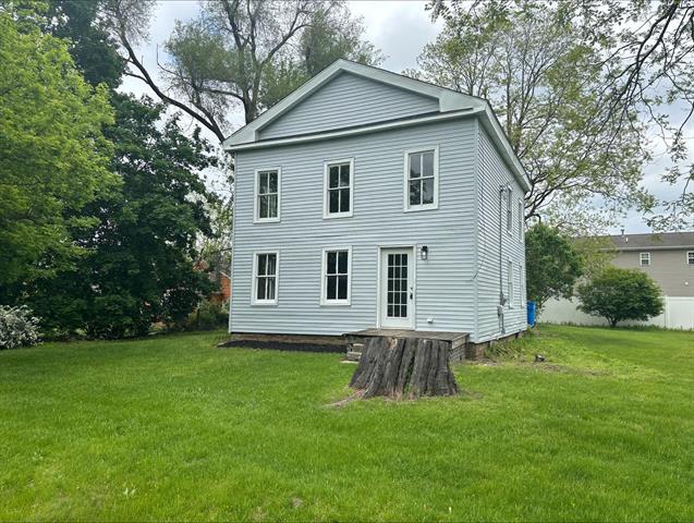 front view picture of 321 N Main St, Brooklyn, MI. 49230