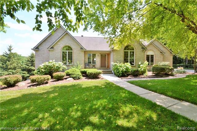 front view picture of 7498 Quail Ridge Drive, Dexter, MI. 48130