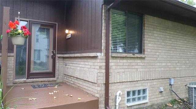 front view picture of 33825 Hooker Road, New Baltimore, MI. 48047