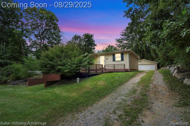 front view picture of 1815 Gulley Road, Howell, MI. 48843