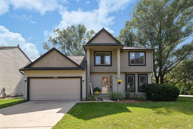 front view picture of 1420 Northbrook Drive, Ann Arbor, MI. 48103