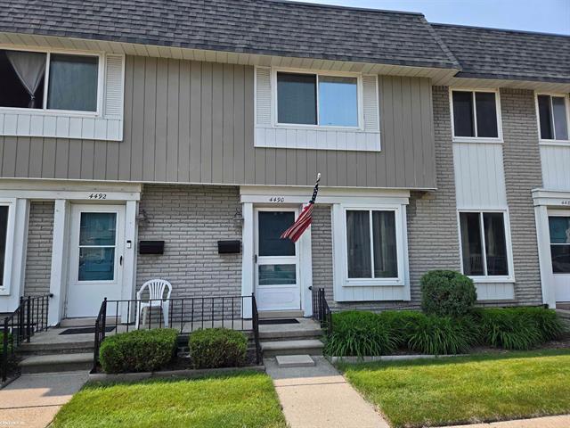 front view picture of 4490 15 Mile Road, Sterling Heights, MI. 48310