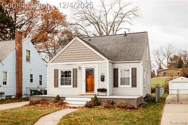 front view picture of 722 S Rembrandt Ave, Royal Oak, MI. 48067