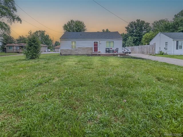 front view picture of 1454 Stephens Ave., Flint, MI. 48507