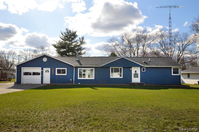 front view picture of 11391 Wing, Clio, MI. 48420