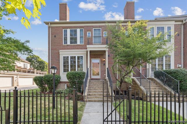 front view picture of 1500 Sheridan St, Detroit, MI. 48214