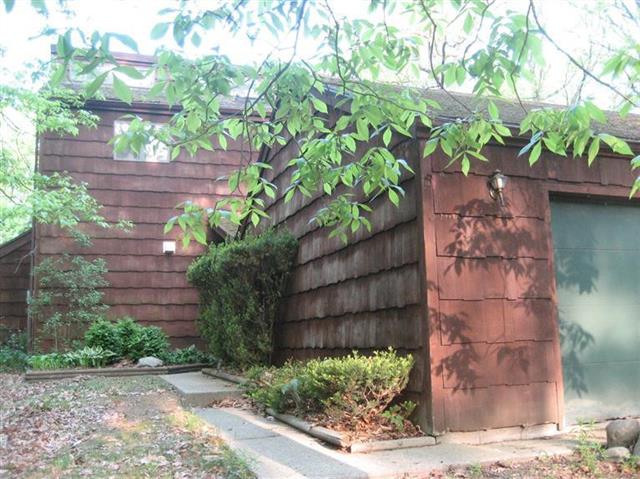 front view picture of 3111 Jeanette Drive, Chelsea, MI. 48118