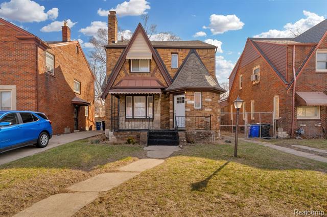 front view picture of 18040 Indiana Street, Detroit, MI. 48221