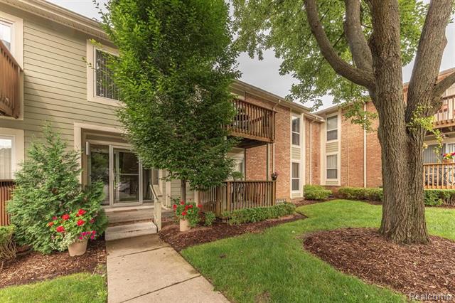 front view picture of 725 Randolph St Apt 117, Northville, MI. 48167