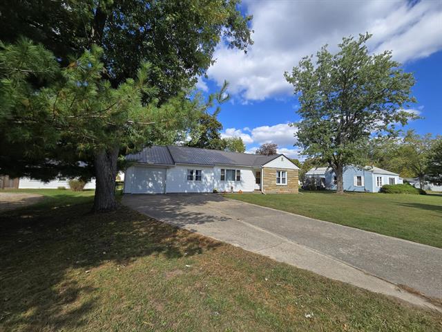 front view picture of 133 State St, Hillsdale, MI. 49242