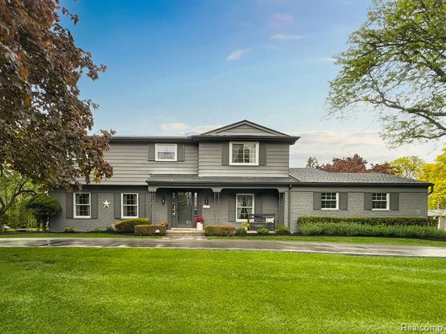 front view picture of 29958 Barwell Rd, Farmington, MI. 48334