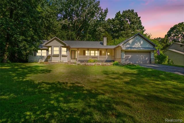 front view picture of 7667 Prairie Court, Brighton, MI. 48116
