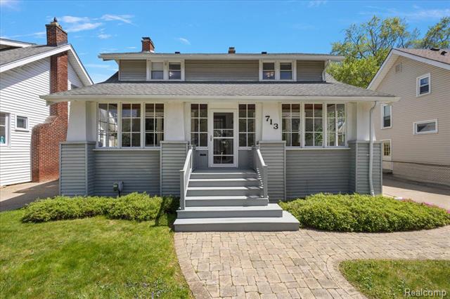 front view picture of 713 Knowles St, Royal Oak, MI. 48067