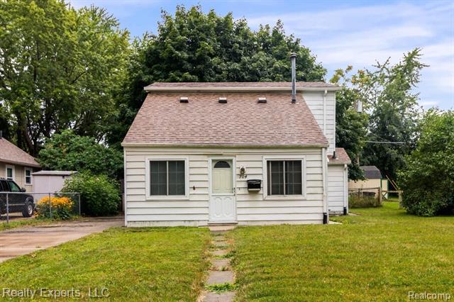 front view picture of 704 Virginia Pl, Ypsilanti, MI. 48198
