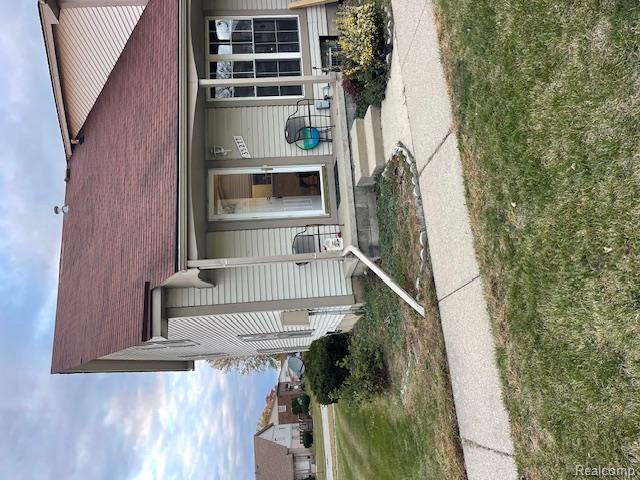 front view picture of 35277 Terrybrook Drive, Sterling Heights, MI. 48312