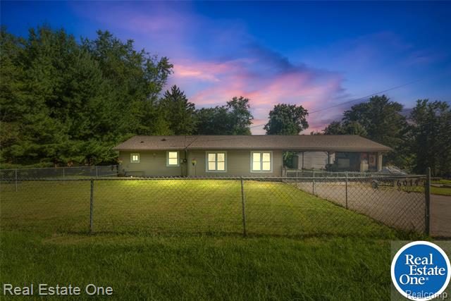 front view picture of 6074 Three Lakes Dr Drive, Brighton, MI. 48116