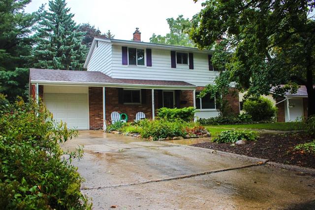 front view picture of 1126 Wines Drive, Ann Arbor, MI. 48103