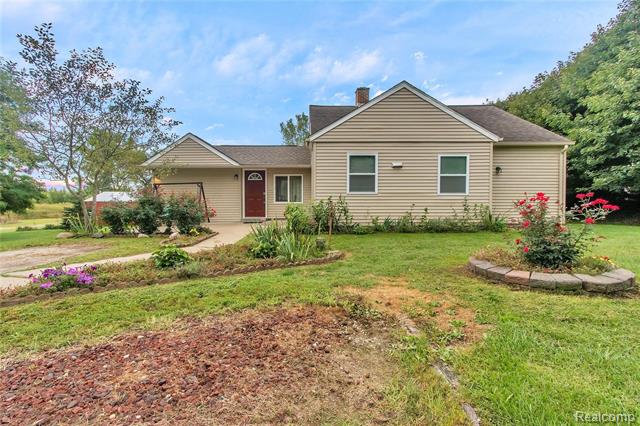 front view picture of 1319 W Textile Road, Ann Arbor, MI. 48108