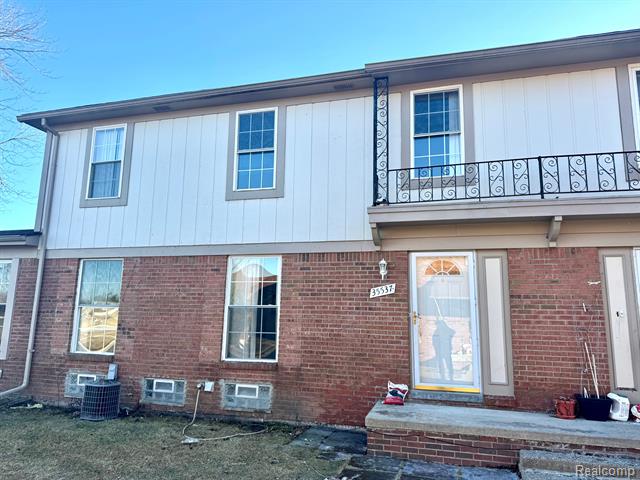 front view picture of 35537 Turner Drive, Sterling Heights, MI. 48312